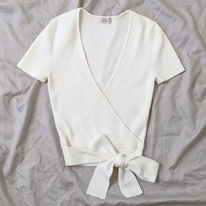 Aritzia All Tied Up Wrap Bow Crop T-shirt Sweater